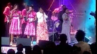 KUNDA SISTERS quot Live Au Salon Congo quot à Kinshasa [upl. by Aihseuqram]