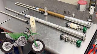 Comparing 2024 Kawasaki KX450 Showa forks to the previous 20192023 Kawasaki KX450 Showa Forks [upl. by Kaehpos]