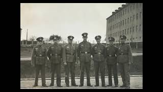 Paradepost mit Präsentiermarsch Trompeterkorps ArtillerieRegiment 4 Dresden 1939 [upl. by Nnhoj]