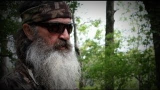 AampE Receives Death Threats Over Duck Dynasty Stars Suspension [upl. by Auqenahc]