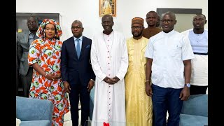 Urgent  Visite du Ministre Moustapha Mamba GUIRASSY chez larchevêque de Dakar M Benjamin Ndiaye [upl. by Damales565]