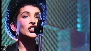 Jane Wiedlin  Rush Hour TOTP 25th August 1988 [upl. by Scottie809]