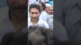 వరద నీటిలో బాధితులను పరామర్శిస్తున్న జగన్ ysjagan vijayawadafloods ytshorts SakshiTVLIVE [upl. by Sammy]