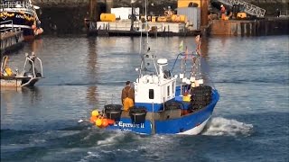 Kéroman  Lépervier 2  Palangrier  Ligneur  Bateau de Pêche  Lorient  Bretagne  France [upl. by Jessamine835]