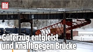 Zug entgleist Waggons stapeln sich an Brücke [upl. by Redmund]