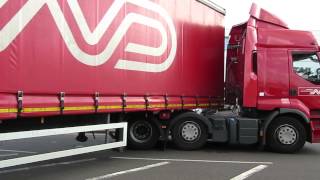 Video taken after lorry hit Orpington railway Bridge Lorry heads back the way it came [upl. by Loeb170]