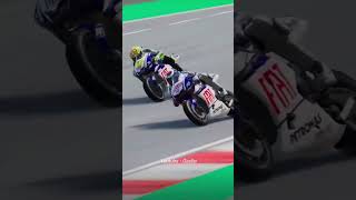 Momen Rossi Vs Lorenzo Catalunya 2009 [upl. by Anirtak413]