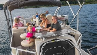 Godfrey Pontoon Boats  Aqua patio 240 CB Center Bar  Rough amp Salt Water Pontoon [upl. by Refeinnej]