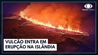 Imagens incríveis mostram um vulcão em erupção na Islândia  Jornal da Band [upl. by Coppins482]