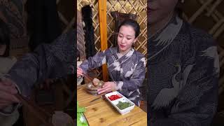 维丽斯妹妹也爱吃肚包肉！ 野营 烹饪 村庄 [upl. by Merrel858]