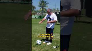 Zico ensina Casimiro e Certezas a baterem falta shorts [upl. by Pfaff41]