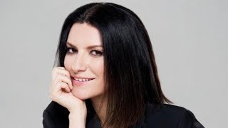 Laura Pausini arriva allAriston Sanremo 10 febbraio 2018 [upl. by Darrelle353]