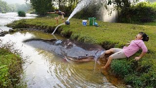 Two Day Wild Fishing Exciting Unique Catch Big Fish With A Large Pump Sucks Water Out Of Wild Lake [upl. by Dorlisa]