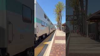 M662 leaving Fullerton with Angel express car and a wave from the engineer railfaning [upl. by Esinyt]