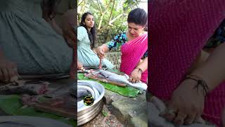 നീ എന്തൊക്കെ ചോദ്യമാ മാളു ചോദിക്കണേ realtasteofkerala fishcurryrecipe fishcurry [upl. by Eniron]