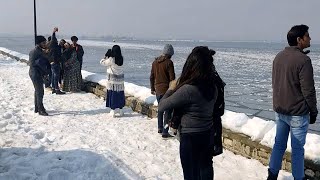 Frozen Dal Snow Fall Leave Tourists Mesmerised By Kashmirs Scenic Beauty [upl. by Ormand]