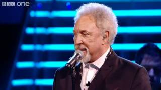 Sir Tom and Leanne duet Mama Told Me Not To Come  The Voice UK  Live Final  BBC One [upl. by Tyrus13]