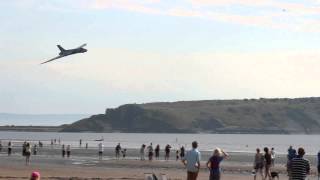 Vulcan Bomber stuns beachgoers with a low fly by [upl. by Gilmore]