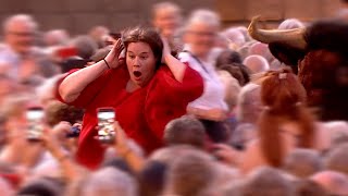 Shocking Bull attacks woman at concert — André Rieu  España Cani [upl. by Eirahs566]