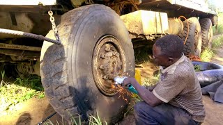 South Sudan the Castaways of the White Nile  Deadliest Journeys [upl. by Alderman]