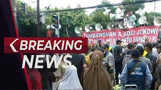 BREAKING NEWS  Demo Serukan Kritik Jokowi hingga Pemilu 2024 di KPU RI Jakarta [upl. by Matlick311]