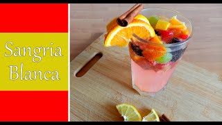 Recette de la Sangria Blanca [upl. by Adnylem]