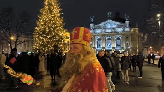 Львів 2024 відкриття головної Новорічної ялинки дівчата знайомляться з нами Lviv Christmas [upl. by Ecnarual]