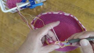 Tapestry and Mochila Crochet  Basic Beginner Bag  Side  Row 8 [upl. by Adne]