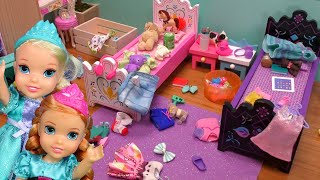 What a mess  Elsa amp Anna toddlers are cleaning their rooms [upl. by Kcirdnek]