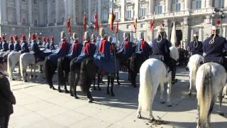 HIMNO DE ESPAÑA interpretado por la Guardia Real [upl. by Dzoba959]