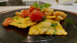 Selbstgemachte Ravioli mit Steinpilz Spinat Füllung in Thymian Butter [upl. by Pryce325]