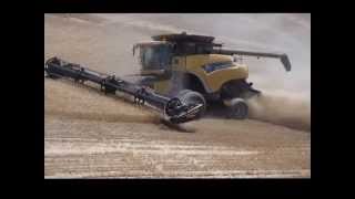 New Holland CR9080 Hillside Combine 0727132 [upl. by Aanas345]