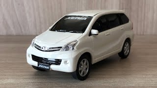 Unboxing miniatur 2011 Daihatsu Xenia Putih skala 136 [upl. by Nosittam866]