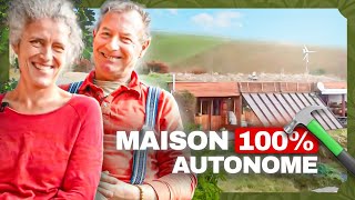 Maison Autoconstruite et 100 AUTONOME  Ils lont fait  partie 1 [upl. by Elsworth978]