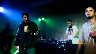 Deceneu  Nu de altceva  Dj Undoo freestyle live  Fabrica 17032011 [upl. by Yboc]