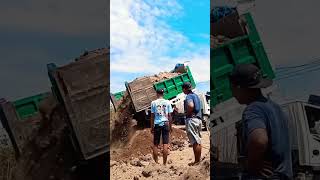 Dump Truck Jomplang Muatan [upl. by Tyra]