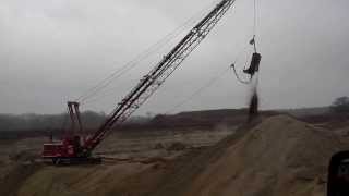 Manitowoc 4600 Dredging Sand and Gravel in Illinois [upl. by Nij255]