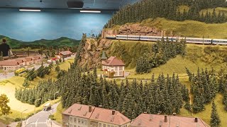 Der Interregio auf der Schwarzwaldbahn im Modell in Gutach [upl. by Zipah264]