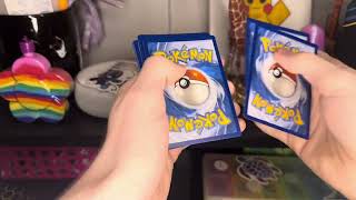 Opening a Galarian Articuno Tin and a Leafeon VSTAR Special Collection Box Amazing Pulls [upl. by Edmund]