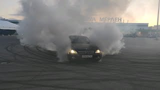 Дрифт Mercedes CLS W219 [upl. by Brodeur831]