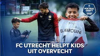 FC Utrecht INSPIREERT kinderen in de wijk Overvecht ❤️🤍  VOETBAL GEEFT [upl. by Aikemot129]