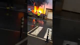 Une voiture est partie en flammes à Differdange [upl. by Eilah314]