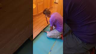 tip removing laminate flooring glued together [upl. by Sorilda]