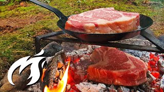 Krustenbattle Caveman Steak vs Eisenpfannensteak ASMR im Wald🔥🔥🔥 [upl. by Aeuhsoj]