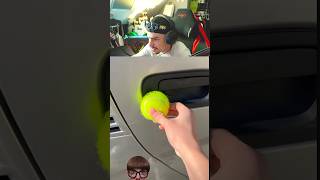 Ouvrir une voiture avec une balle de tennis [upl. by Nykal]