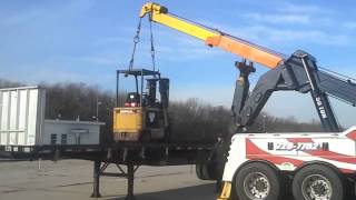 This is the way how to load a forklift on a flatbed [upl. by Engle]