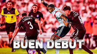 Salomón Rondón salvó a DeAndre Yedlin de un fuerte golpe [upl. by Reinnej]