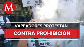 Protestan contra la prohibición de vapeadores afuera de Cofepris [upl. by Noswad121]