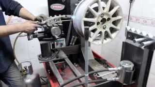 Nitromaccom Wheel Straightening Machine [upl. by Enyahs]