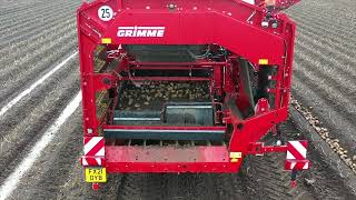 Grimme Varitron 270 Platinum Harvesting Potatoes [upl. by Koralie]